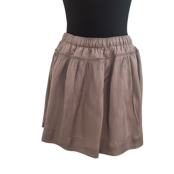 Abercrombie & Fitch Dresses & Skirts - Abercrombie & Fitch Women’s Mini Skirt Elastic Waist Taupe Lined Size Medium